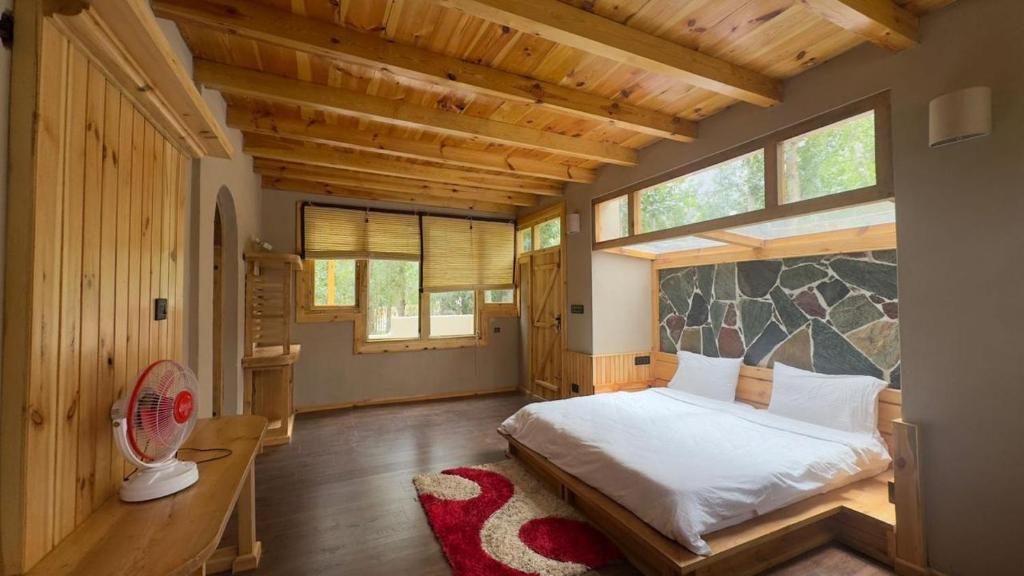 Apple Nubra Resort - Garden Area